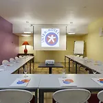 Brit Confort Otel Cambrai