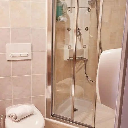 Brit Confort Hotel 3*