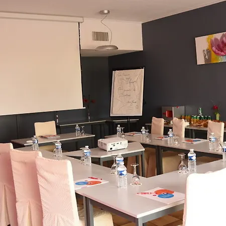 Brit Confort Hotel 3*