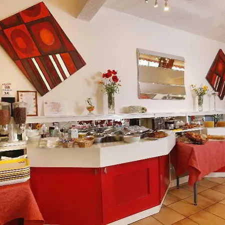 Brit Confort فندق كامبراي
